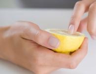 Как отбелить ногти в домашних условиях — простые и бытрые способы